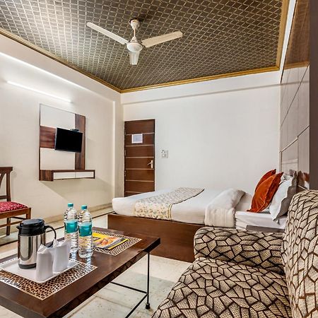 Hotel Nice Palace Delhi  Esterno foto